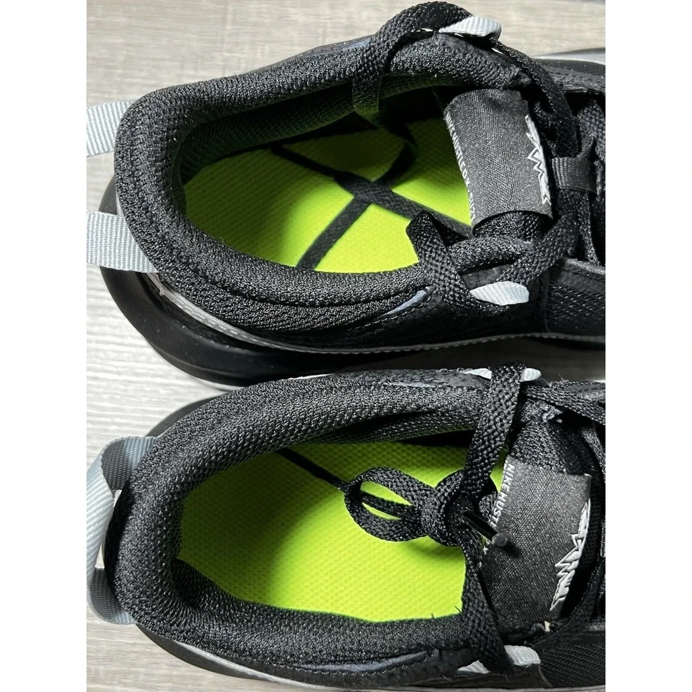 Nike Team Hustle D 10nBoys Basketball Sneaker‎ Shoe Black Size 4.5Y CW6735-004